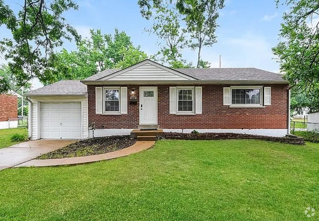 Building Photo - 3 Bedroom in Bellefontaine Neighbors Rental