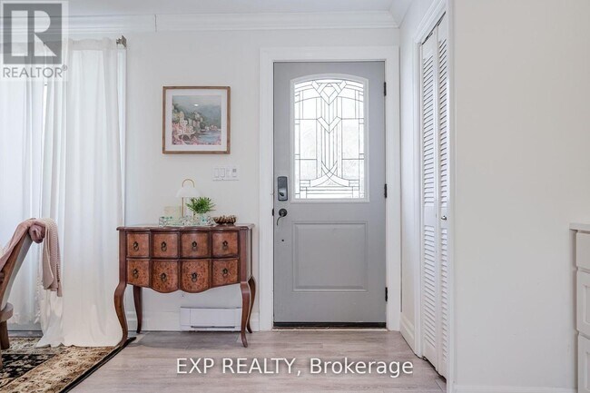 Photo - 130 Tremaine St