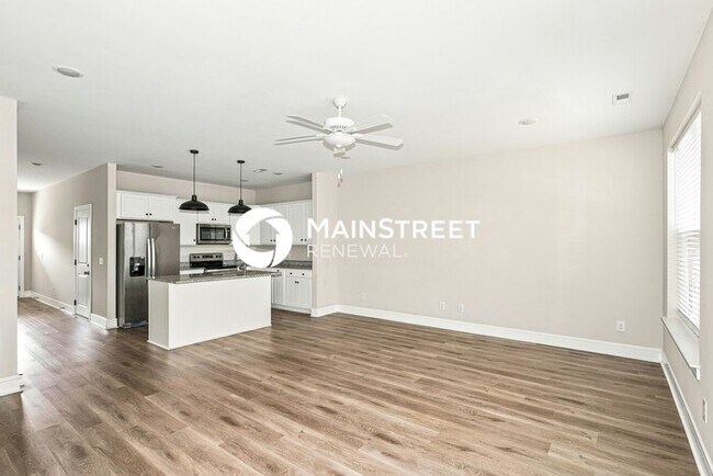 Photo - 3 Bedroom Pet-Friendly Home in Gallatin, TN with Main Street Renewal