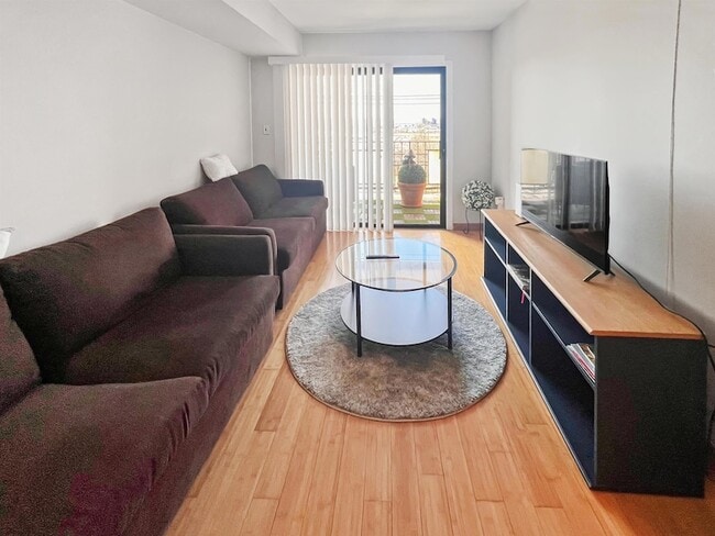 Photo - 1906 Paterson Plank Rd