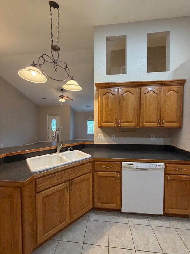 Photo - "Charming 3-Bedroom Summerbrooke home with 2 Full Baths with Fenced in, flat back yard”