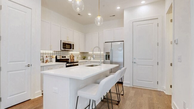 Photo - 468 Herringbone Ct