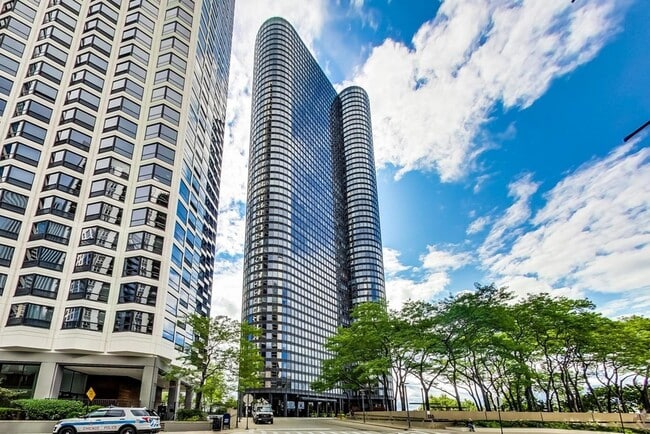 Building Photo - 155 N Harbor Dr Unit 310 Rental