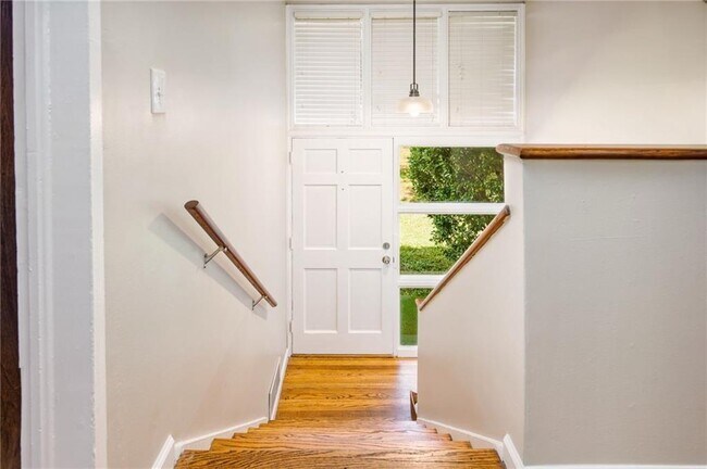 Photo - 4293 Rickenbacker Way NE