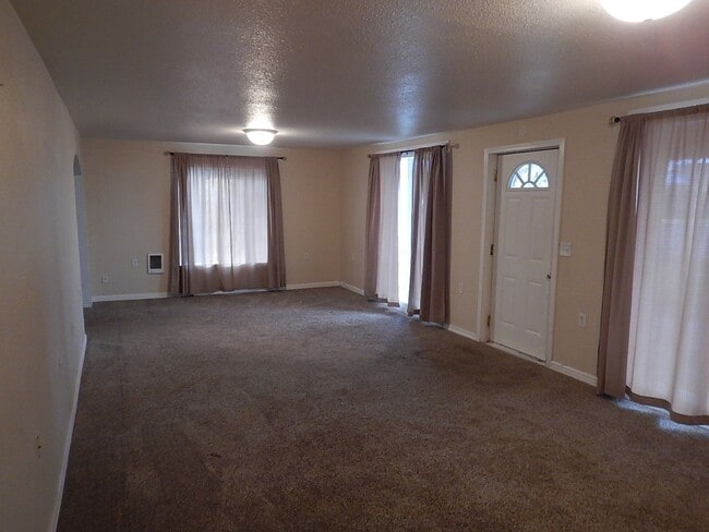 Photo - 0467 Unit 01