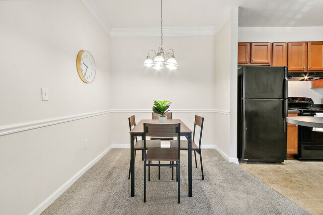 Photo - 2134 Calgary Crescent Unidad SI FL3-ID1613329P
