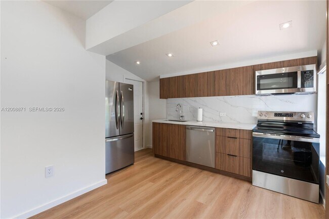 Photo - 3021 Coconut Grove Dr