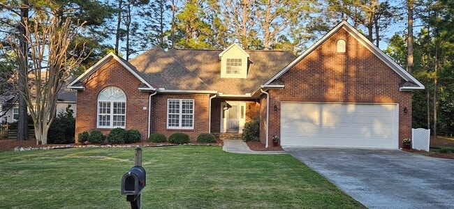 Building Photo - 11 Carter Ln