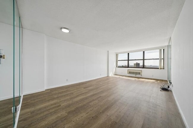 Photo - 7000 JFK Blvd E
