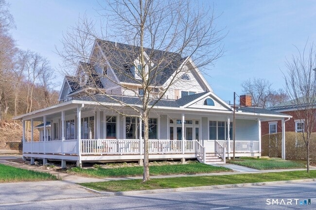 Photo - 343 Main St
