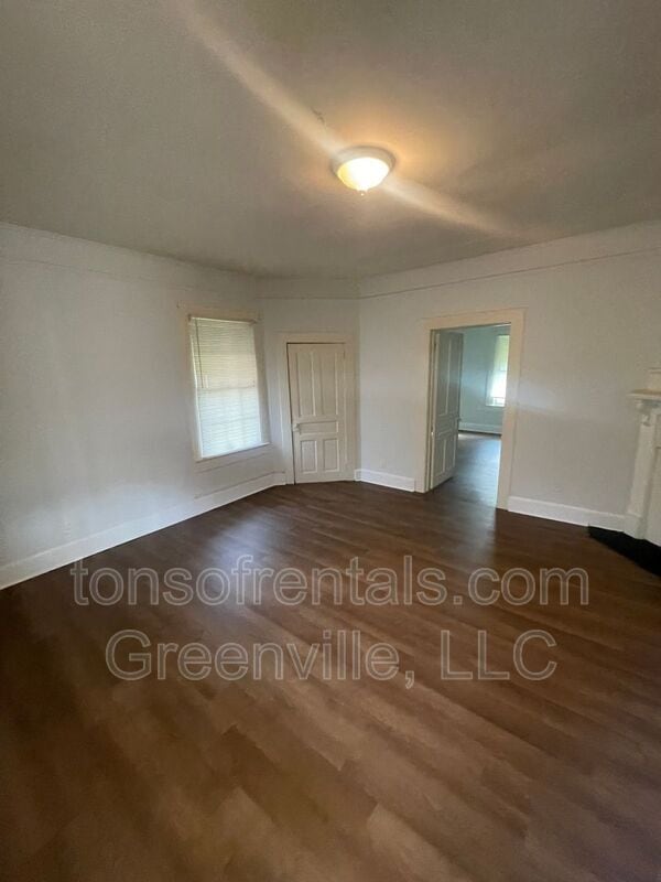 Photo - 346 Carney St