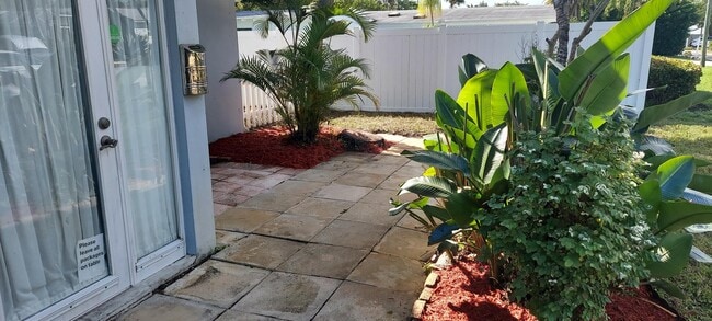 Patio delantero - 228 Beverly Dr