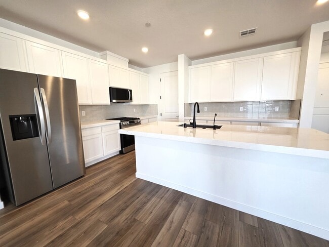 Building Photo - 10113 Sequoia Fls Pl