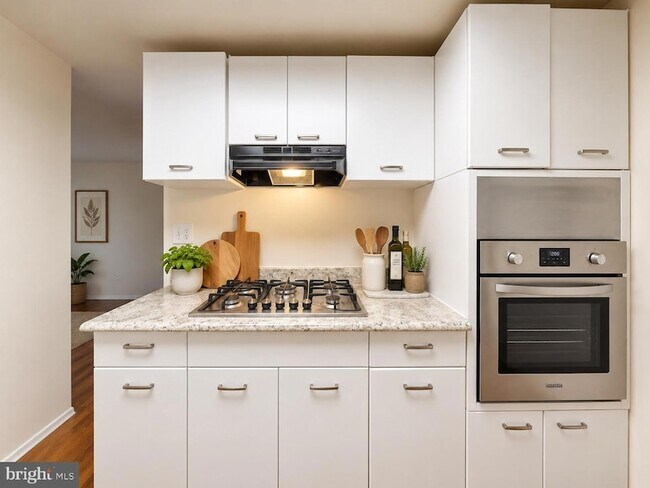 Photo - 4600 Duke St Unit 1102