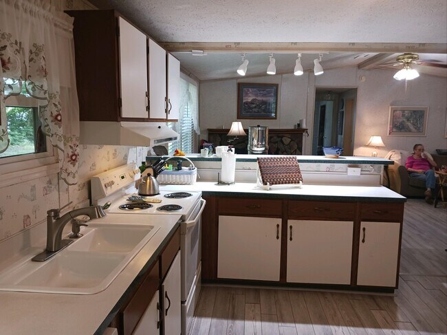 Photo - 381 Katie Dr