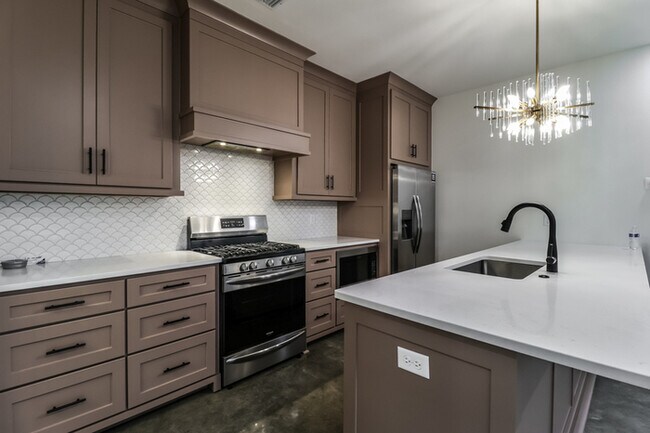 Photo - 16320 Lamarche Dr