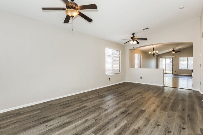 Photo - 1105 E Nardini St