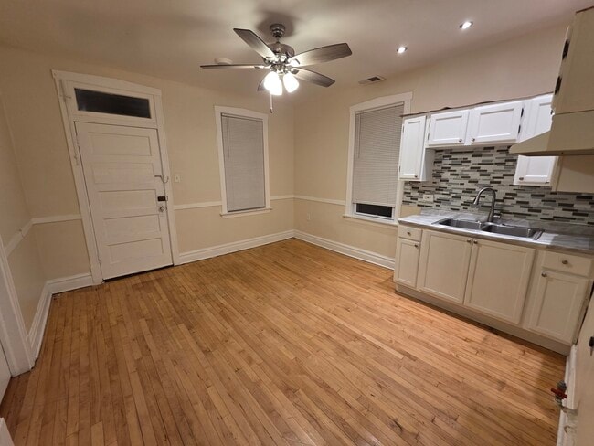 Building Photo - 3951 S Campbell Ave Unit 2