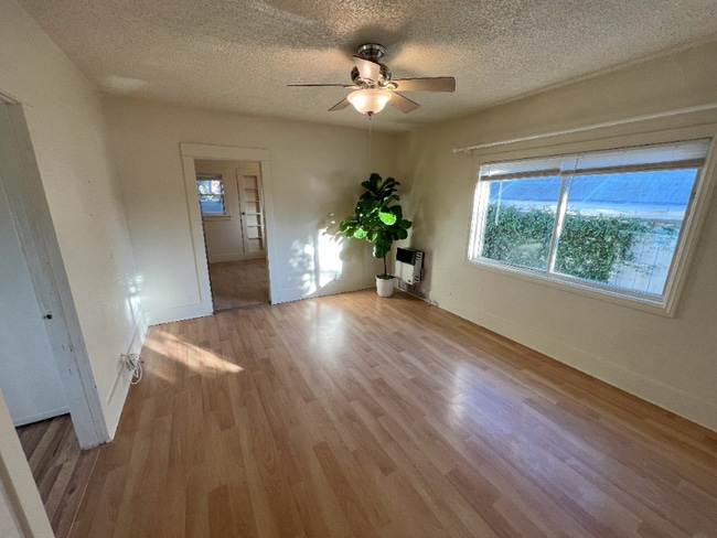 Photo - 4437 Texas St