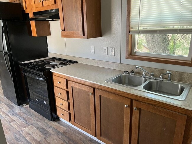 Photo - 1 bedroom/1bathroom home in the Star Dust Manufactured Home Community.