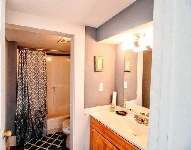 Photo - 209 Ellis St Unidad A