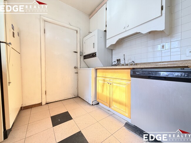 Photo - 46 Park Vale Ave Unit 3