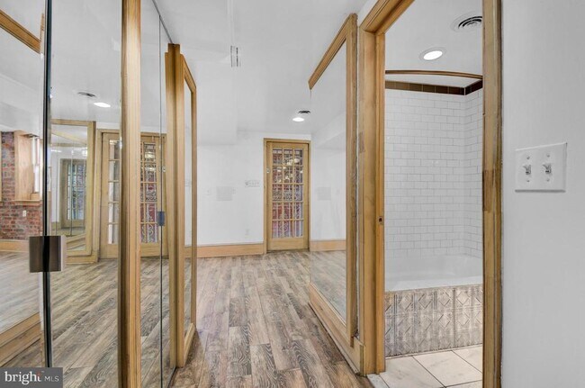 Photo - 1118 Girard St NW