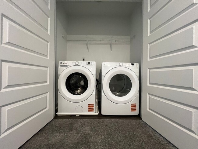 Photo - MOVE IN READY -3 Bed, 2.5 Bath 1 car garag...