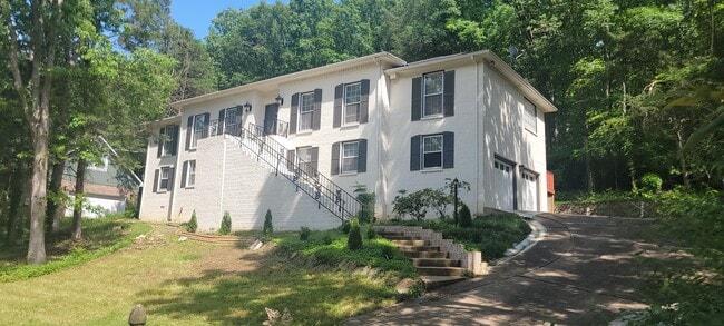 Building Photo - 1808 Mountainbrook Dr SE Rental