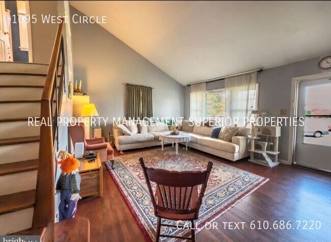 Photo - 1095 West Cir