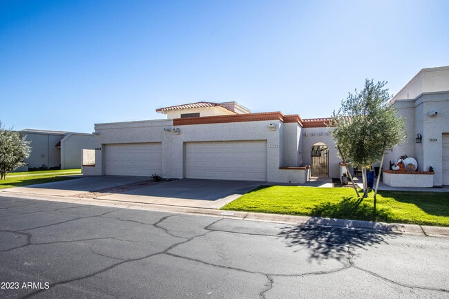 Building Photo - 7631 E Sandalwood Dr Rental