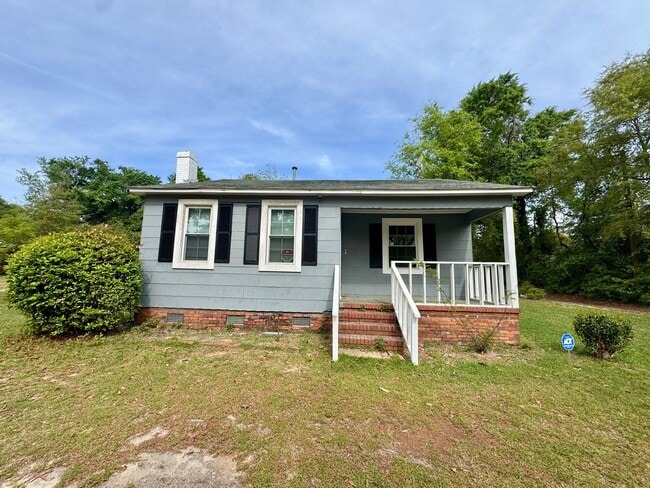 Building Photo - Unit A – Front Home