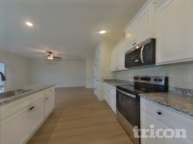 Photo - 1217 Crested Iris St