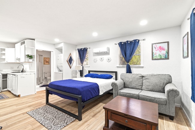 Photo - 124 Jamestown Ave