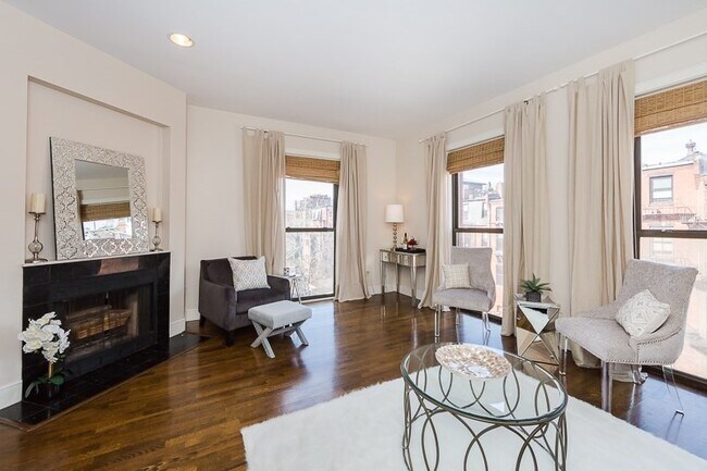 Photo - 201 Newbury St Unidad 309