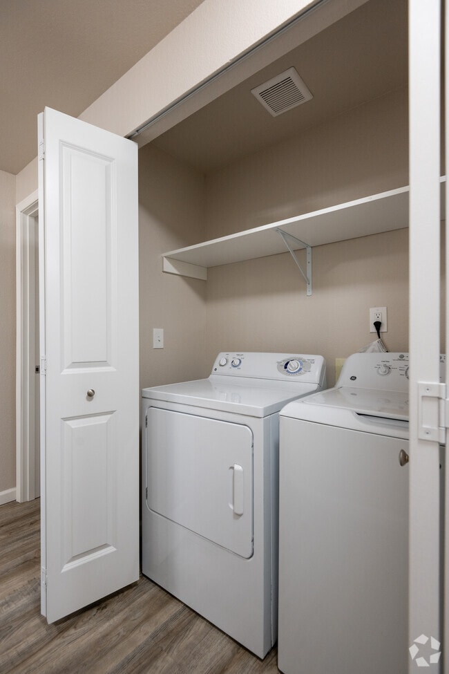 3BD, 2BA - 1,136SF