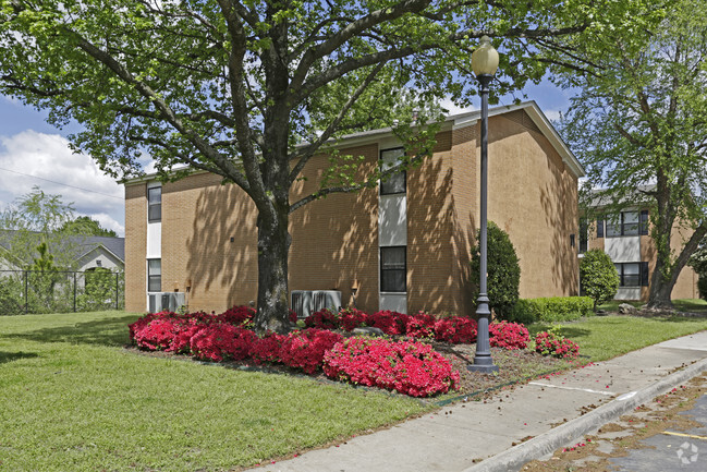 Allied Gardens - Armstrong Residences Apartments