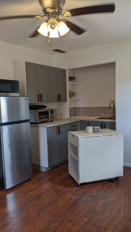 4902 Casa Espana St