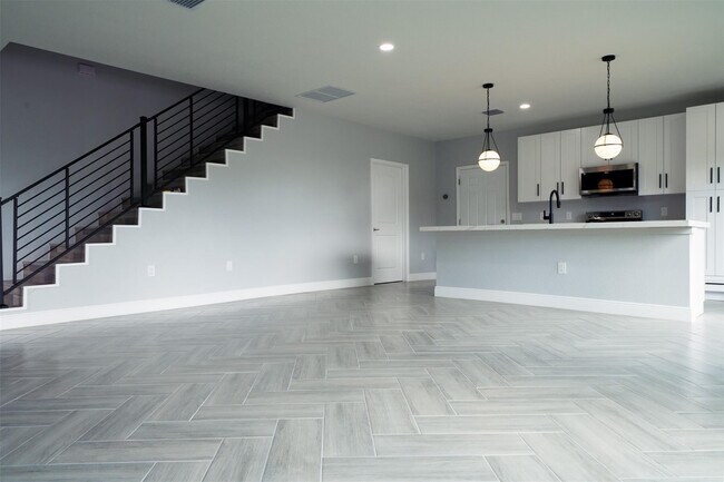 Photo - 333 NW 41st St