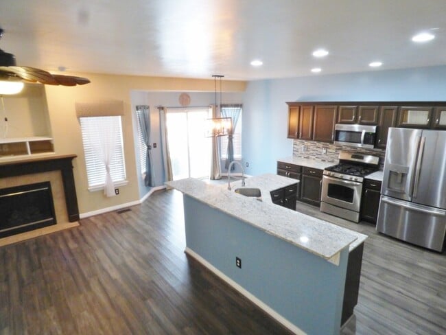 Photo - 3 Bd 3.5 Bath Model Like Townhome in Riverton