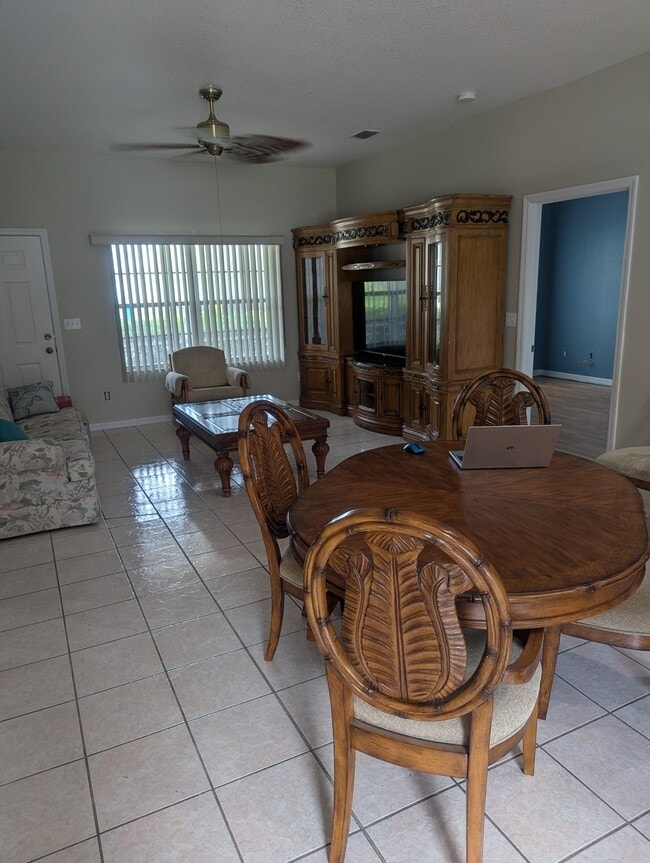 Photo - 1651 Red Oak Ln Unit 1651