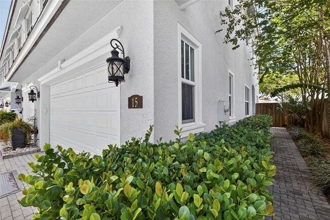 Photo - 15 NE 20th Ave