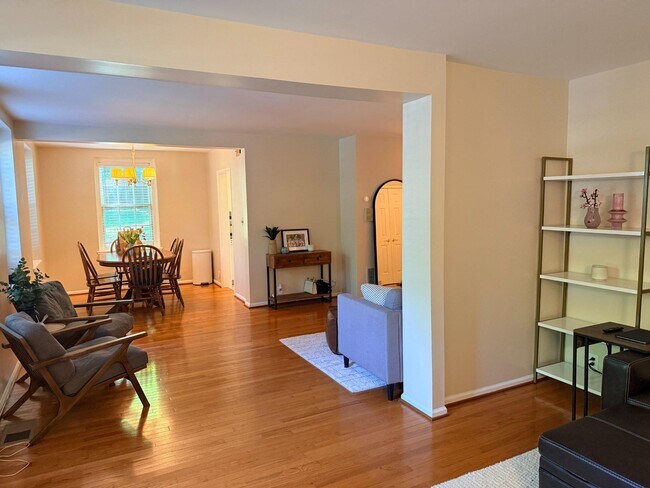 Photo - 3731 39th St NW Unit B200