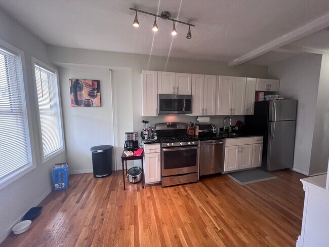 Photo - 50 Oliver St Unidad A