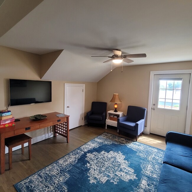 Spacious Living room - 1235 Gardners Neck Rd Unit 2