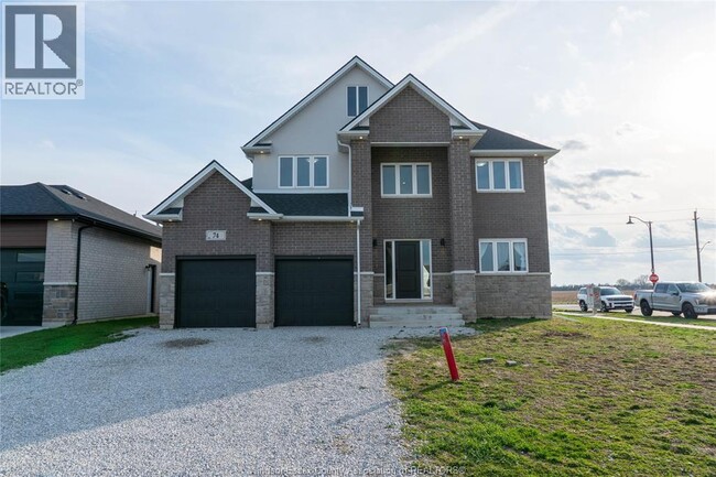 Photo - 74 Dundee Dr