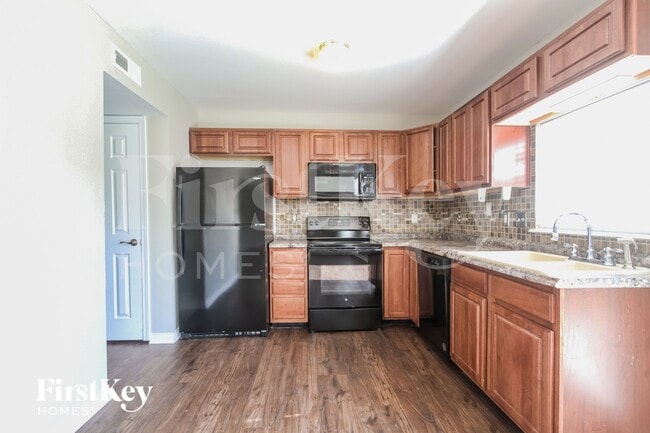 Photo - 2814 Rothe Ln