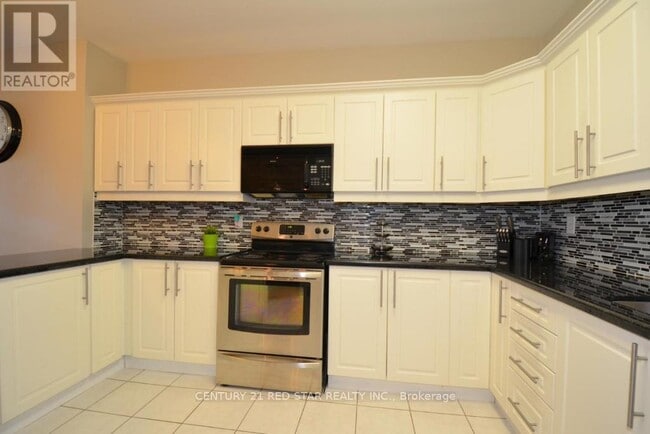 Photo - 630 Main St E Unit 202