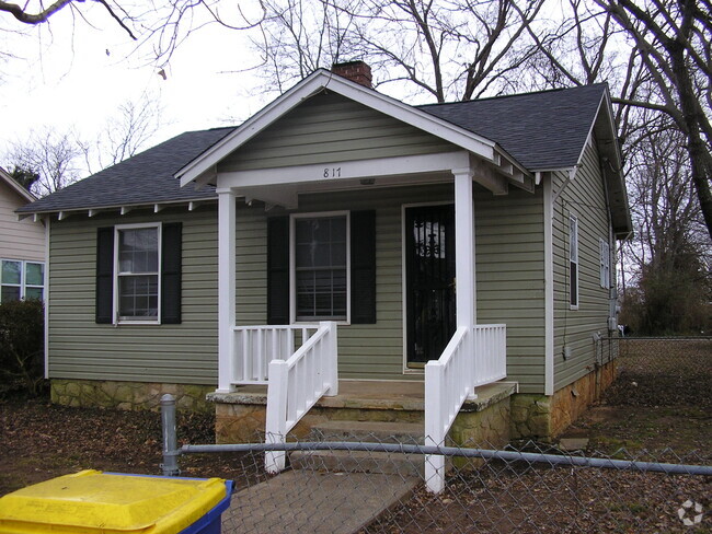 Building Photo - 817 Winona Ave Rental