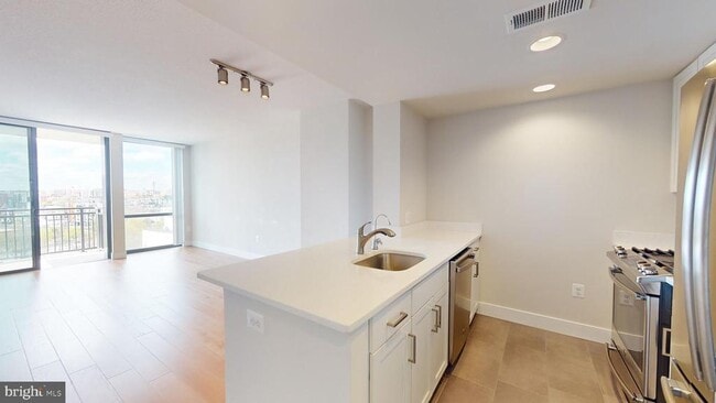 Building Photo - 50 Florida Ave NW Unit 823